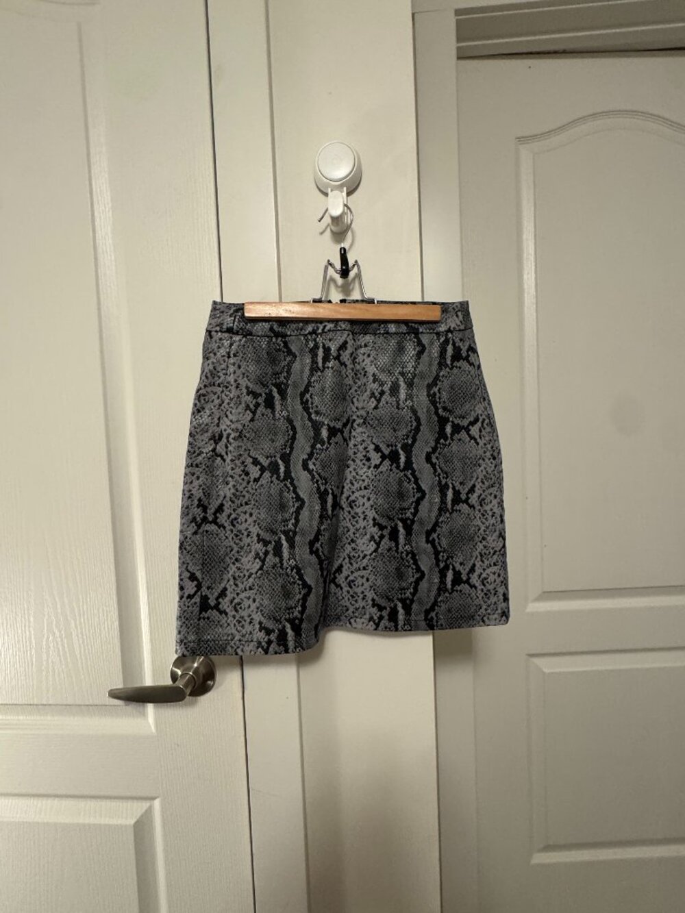 Joe Fresh Faux Leather Snakeskin Print Skirt | Size 0 | Like NEW
